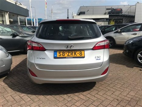 Hyundai i30 Wagon - 1.6 CRDi i-Drive Airco BTW - 1