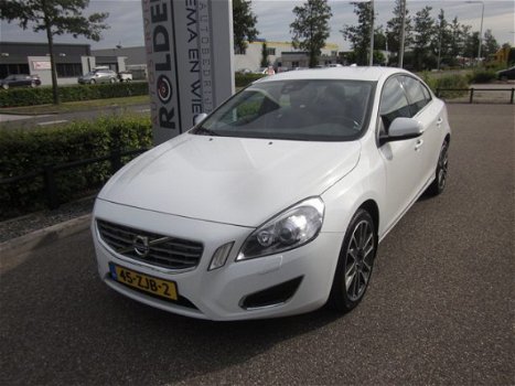 Volvo S60 - 1.6 DRIVe Business Xenon+Navigatie - 1