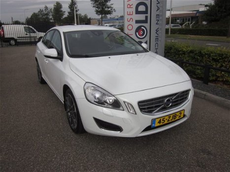 Volvo S60 - 1.6 DRIVe Business Xenon+Navigatie - 1