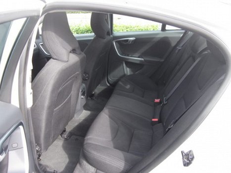 Volvo S60 - 1.6 DRIVe Business Xenon+Navigatie - 1