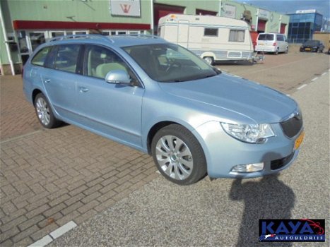 Skoda Superb - 1.8Tsi Elegance 160pk 6bak Nap Euro5 - 1