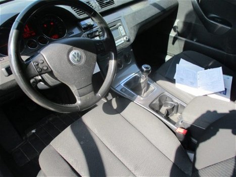 Volkswagen Passat - 1.9 TDI Comfortline - 1