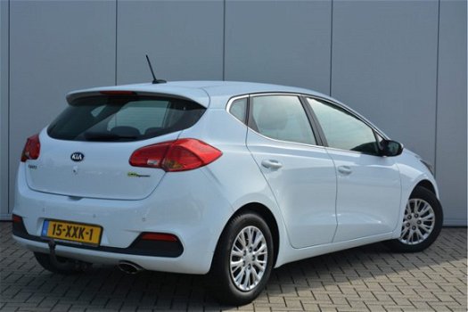 Kia Cee'd - 1.6 GDI Plus Pack Navigatie, Achteruitrijcamera, Climate control, Trekhaak - 1