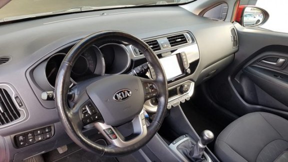 Kia Rio - 1.2 CVVT ExecutiveLine NAVI/CLIMA/CRUISE/LMV/CAMERA/STOEL+STUURVERW - 1