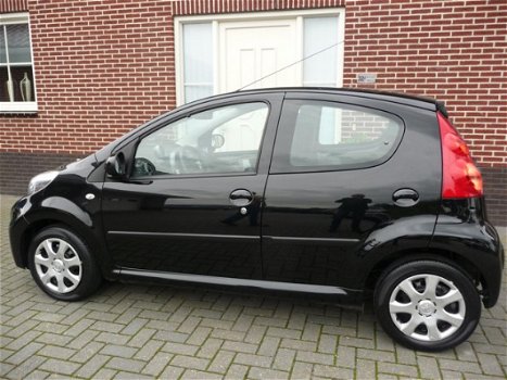 Peugeot 107 - 1.0-12V Black & Silver - 1