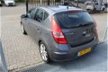 Hyundai i30 - 1.6i i-Catcher Climate controle/Lederen bekleding+stoelverwarming/Parkeersensoren acht - 1 - Thumbnail