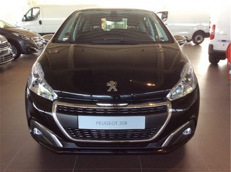 Peugeot 208 - 1.2 PureTech Signature 82 - 1