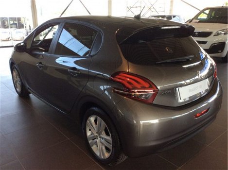 Peugeot 208 - 1.2 PureTech Signature 82 - 1