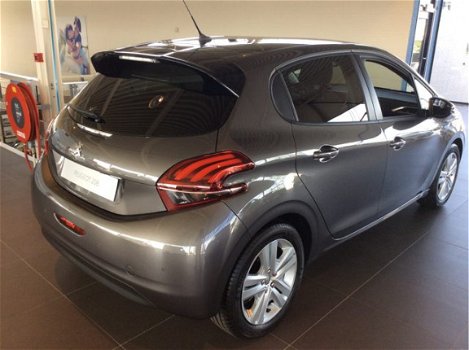 Peugeot 208 - 1.2 PureTech Signature 82 *€2718, - * Korting van €21.218 voor €18.500, - 1