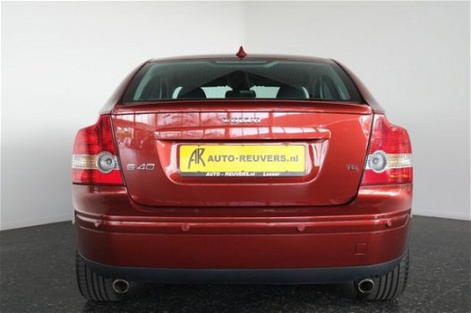 Volvo S40 - 2.5 T5 Momentum - 1