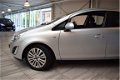 Opel Corsa - 1.4 Twinport 100pk 5d Design Edition - 1 - Thumbnail