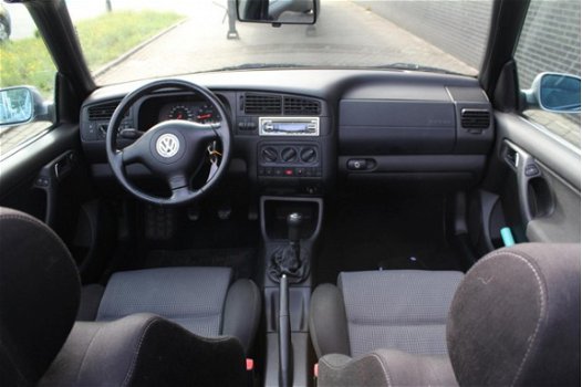 Volkswagen Golf Cabriolet - 2.0 Highline Airco stoelverwarming APK 18-12-20 - 1