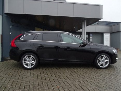 Volvo V60 - D6 Twin Engine Summum - 1