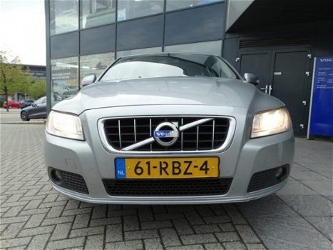 Volvo V70 - D3 Automaat / Navigatie - 1