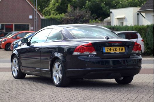 Volvo C70 Convertible - 2.4i Momentum Aut. - All-in rijklaar | Afn.trekhaak | Dealer onderhouden - 1