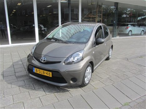 Toyota Aygo - 1.0 VVT-i Now - 1