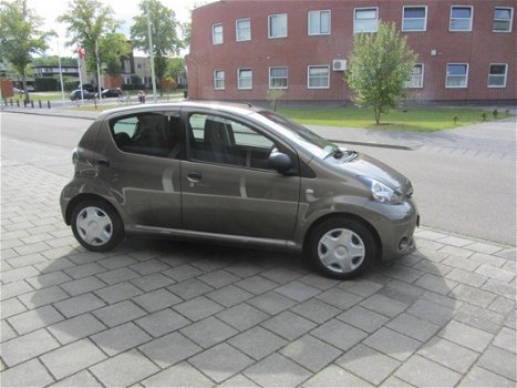 Toyota Aygo - 1.0 VVT-i Now - 1