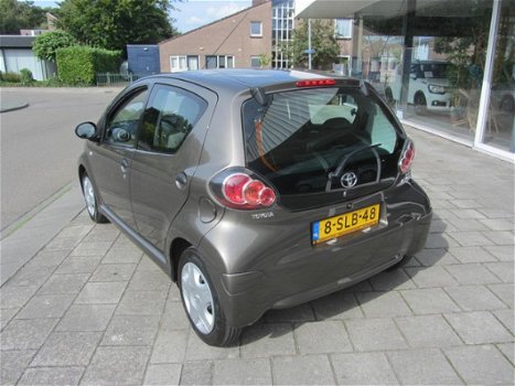 Toyota Aygo - 1.0 VVT-i Now - 1