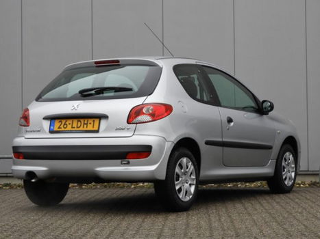 Peugeot 206 - 1.1 3drs XR slechts 71942 km - 1