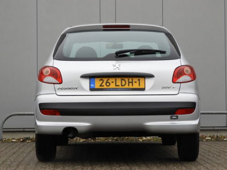 Peugeot 206 - 1.1 3drs XR slechts 71942 km - 1