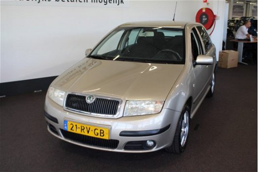 Skoda Fabia - 1.4-16V ELEGANCE 5 Drs. - Airco - Elec. ramen - Lichtmetaal - 1