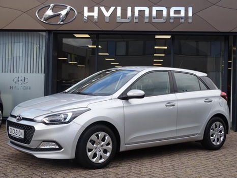 Hyundai i20 - 1.2i Comfort * NAVIGATIE - 1