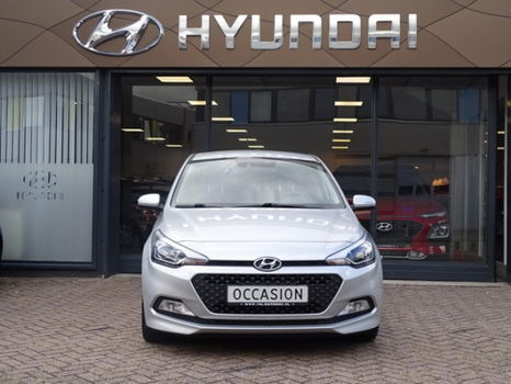 Hyundai i20 - 1.2i Comfort * NAVIGATIE - 1