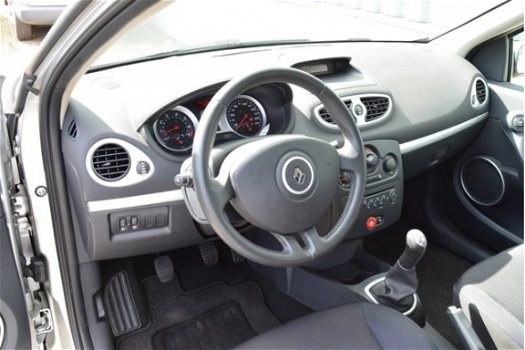 Renault Clio - 1.2-16V Expression | Airco | LM Velgen | Mistlampen OOK ZONDAG 19 JANUARI OPEN - 1
