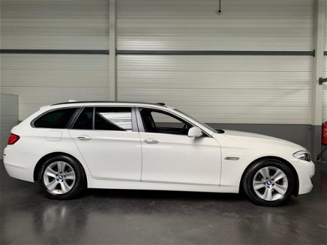 BMW 5-serie Touring - 523i High Executive Panorama dak//Navi//Xenon//Leder//2xPDC - 1