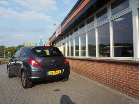 Opel Corsa - 1.4-16V '111' Edition Oudjaar actie 250, - euro korting - 1