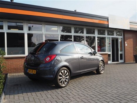 Opel Corsa - 1.4-16V '111' Edition Oudjaar actie 250, - euro korting - 1