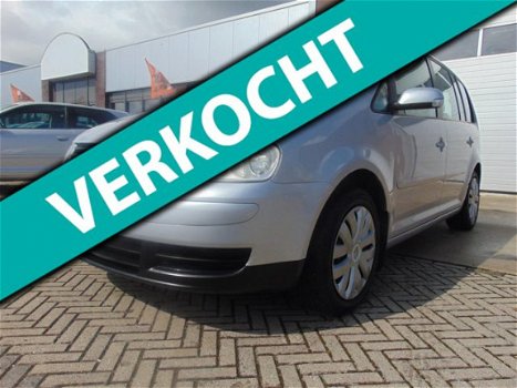 Volkswagen Touran - 1.6-16V FSI 1Jr Apk/7 Persoons/Clima/Cruise Contr/Centr deurvergr/2x Sleutel - 1