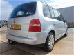 Volkswagen Touran - 1.6-16V FSI 1Jr Apk/7 Persoons/Clima/Cruise Contr/Centr deurvergr/2x Sleutel - 1 - Thumbnail