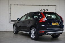 Volvo XC60 - 2.4 D5 Momentum 206Pk Navigatie. Nationale Autopas (NAP)