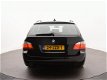 BMW 5-serie Touring - 523i M-pakket OrigNL NAP | Vol opties | Breedbeeld | Stoelverwarming | - 1 - Thumbnail