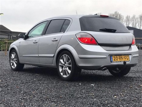 Opel Astra - 2.0 T Elegance - 1