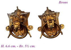 === 2 Klokstel ornamentjes = brons = oud === 22820