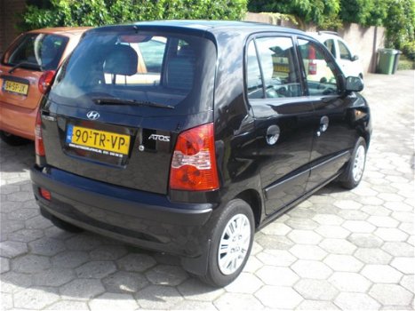 Hyundai Atos - 1.1i Active Young ZWART-BJ 2007-APK 14-MEI-2020 - 1