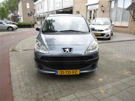 Peugeot 1007 - 1.4 Sesam Urban / ST.BEKR / i.z.g.st / 133dkm - 1