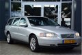 Volvo V70 - 2.4 140PK Leder, Airco, CruiseControl, LM16 - 1 - Thumbnail