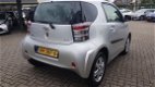 Toyota iQ - 1.0 VVTi Comfort Airco l Navi l Lm velgen l Cruisecontrol - 1 - Thumbnail