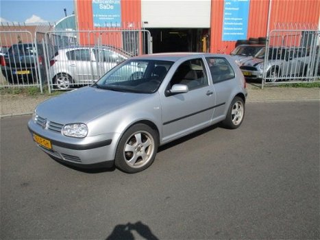 Volkswagen Golf - 1.6-16V Sportline - 1