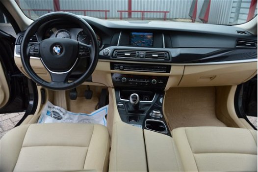 BMW 5-serie Touring - 520i Business, o.a Navi // Xenon - 1