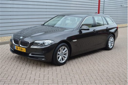 BMW 5-serie Touring - 520i Business, o.a Navi // Xenon - 1