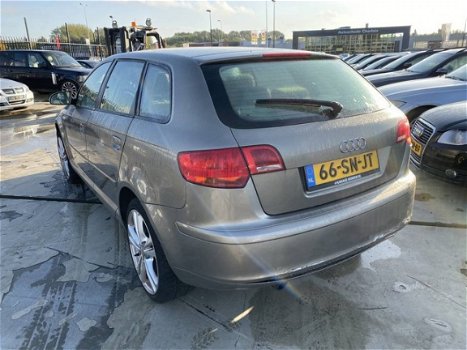 Audi A3 Sportback - 1.6 FSI Ambiente Pro Line Sportback - 1