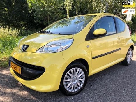 Peugeot 107 - 1.0-12V XS - 1