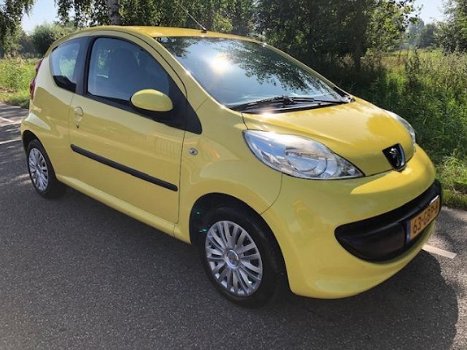 Peugeot 107 - 1.0-12V XS - 1