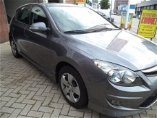 Hyundai i30 - 1.4i i-Drive Cool AIRCO Elek.Ramen/Spiegels Stoelverw