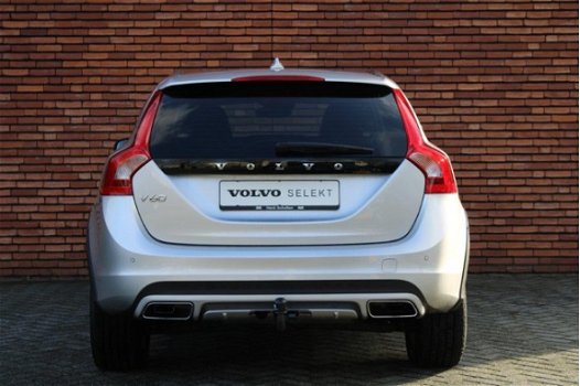 Volvo V60 Cross Country - D3 Momentum Business Navi/18'LMV/Parkass.V+A - 1