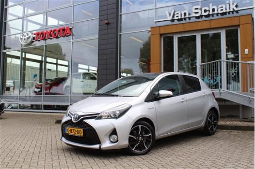 Toyota Yaris - 1.5 Hybrid Dynamic Panoramadak, Navigatie, Halflederen bekleding - 1